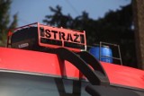 Nocna wichura w Jastrzębiu: kilkanaście interwencji straży pożarnej. Drzewo spadło na samochody, naderwane dachy [RAPORT]