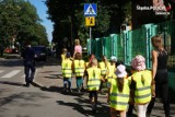 Akcja „Bezpieczna droga do szkoły” w pow. zawierciańskim. Prelekcje dla dzieci i wzmożone patrole przy szkołach. ZDJĘCIA