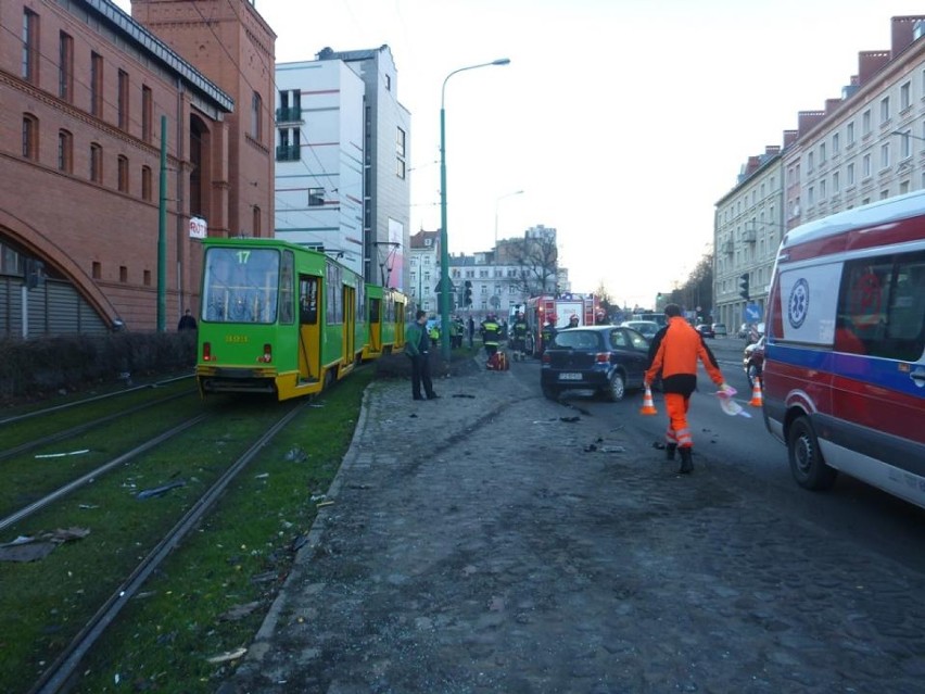 Wolnica: Zderzenie auta z tramwajem