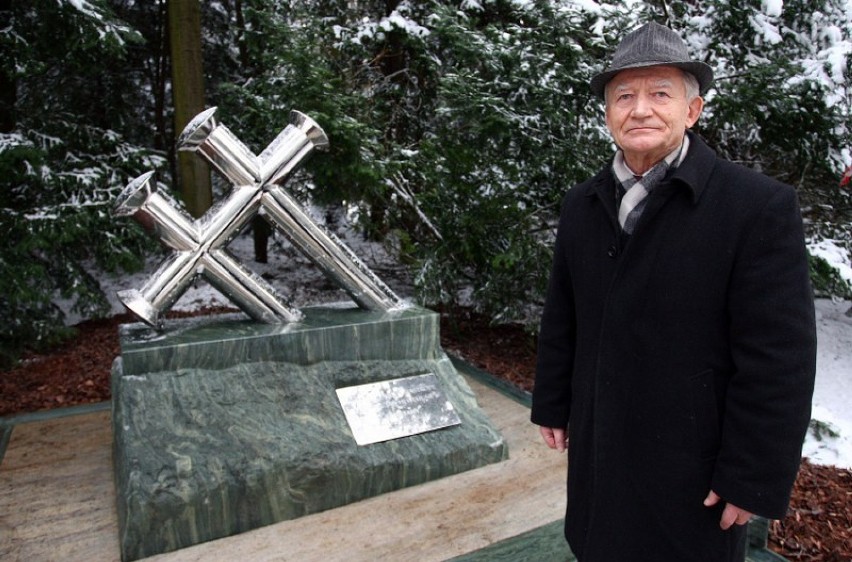Pomnik upamiętniający ofiary katastrofy promu "Jan Heweliszu" [zdjęcia]