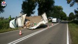 Wypadek w Jankach. Kierowca ciężarówki wypadł z drogi i wjechał w drzewo. Prawdopodobnie zasnął