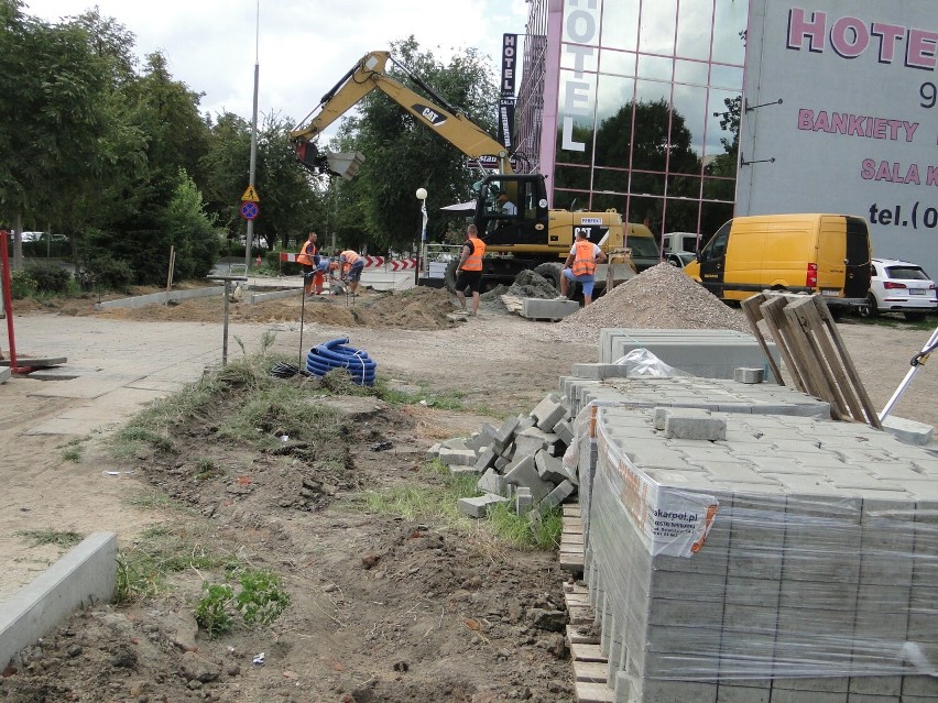 Budowa ścieżki rowerowej w centrum Radomia na finiszu. Zobacz zdjęcia 