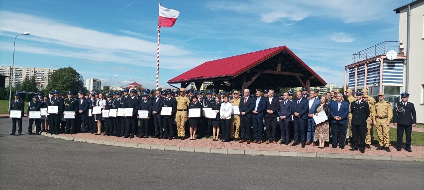 Wręczenie czeków dla strażaków OSP z regionu wałbrzyskiego w...