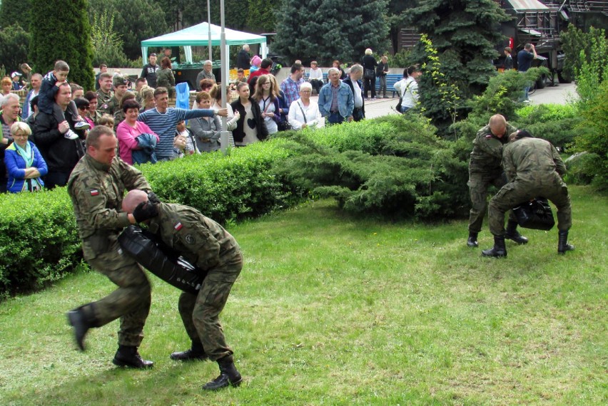 Piknik wojskowy w ZSTiO.