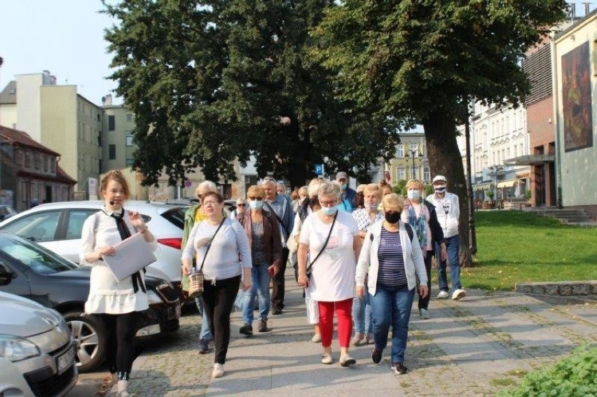 Inowrocław. Miłośnicy miasta spacerowali śladami Zygmunta Wilkońskiego, założyciela inowrocławskiego uzdrowiska [zdjęcia]