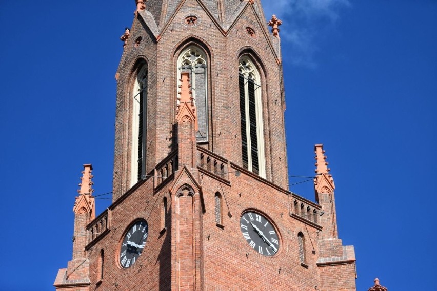 Remont wieży zabytkowego kościoła Najświętszego Zbawiciela...