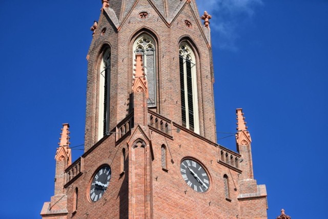 Remont wieży zabytkowego kościoła Najświętszego Zbawiciela przy ul. Fredry w Poznaniu ruszył w sierpniu zeszłego roku.

Przejdź do kolejnego zdjęcia --->