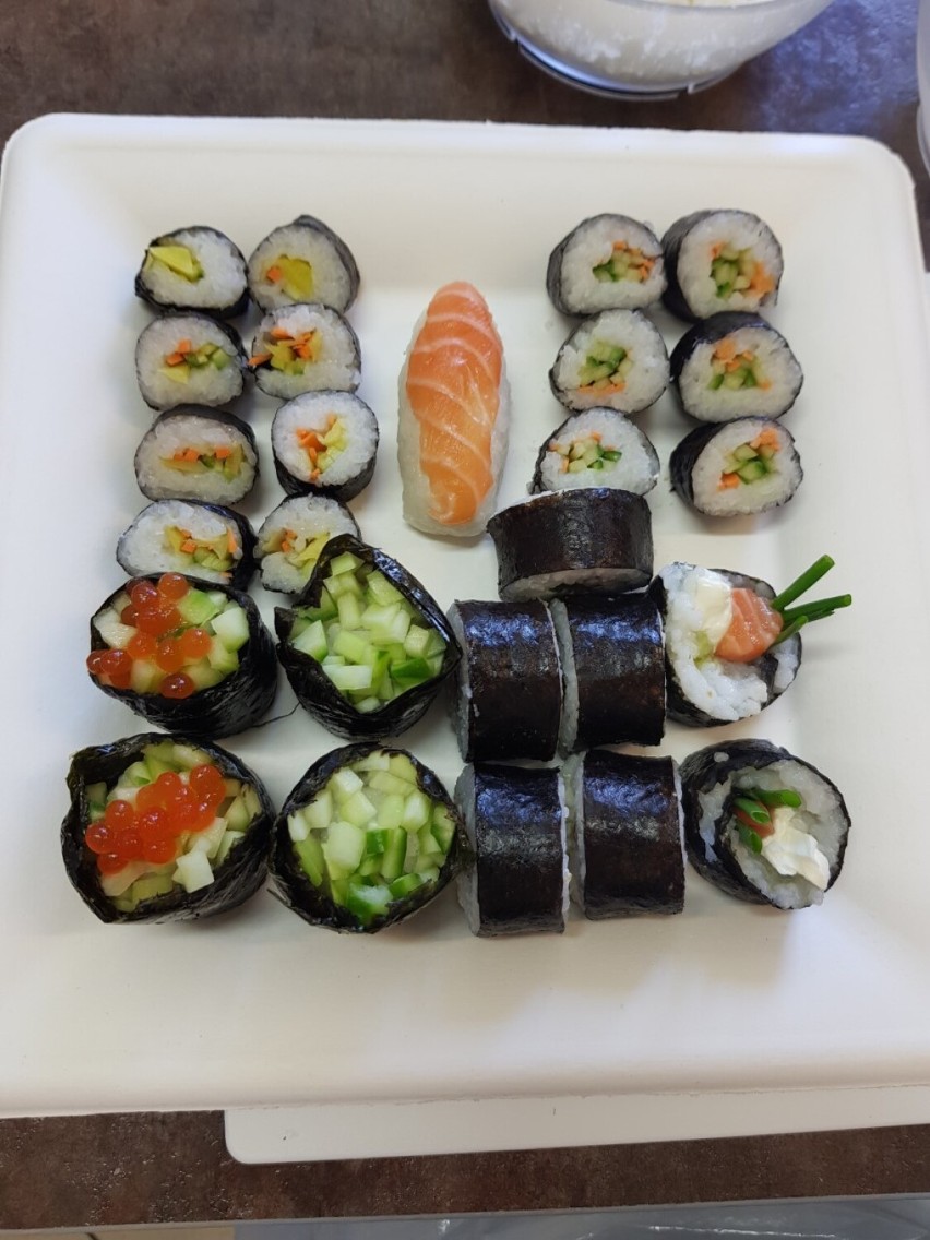 Malbork. Uczniowie ZSP 3 dokształcają się podczas kursów zawodowych. Sushi i wózki widłowe