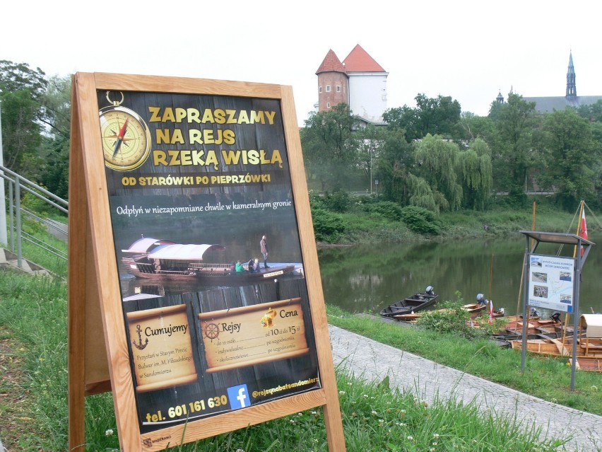 Sandomierz zaprasza na weekend do starego portu rzecznego nad Wisłą. Czekają rowerki, kaczki, kajaki i łódki  