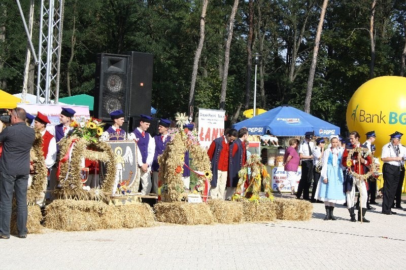 Rolnicy w ksiązu podziękowali za plany podczas dożynek gminno-powiatowych