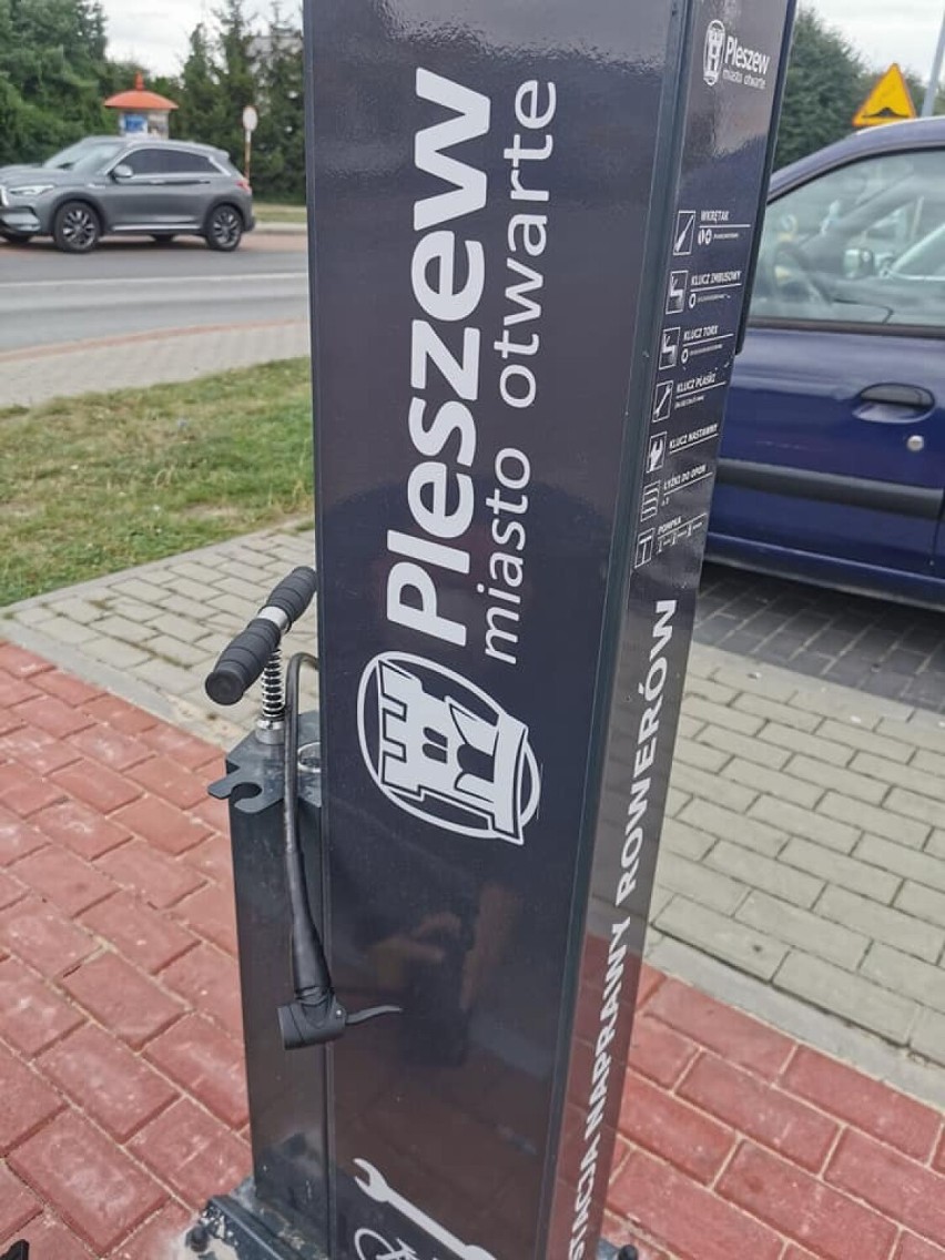 W Pleszewie stanęła pierwsza stacja do naprawy rowerów