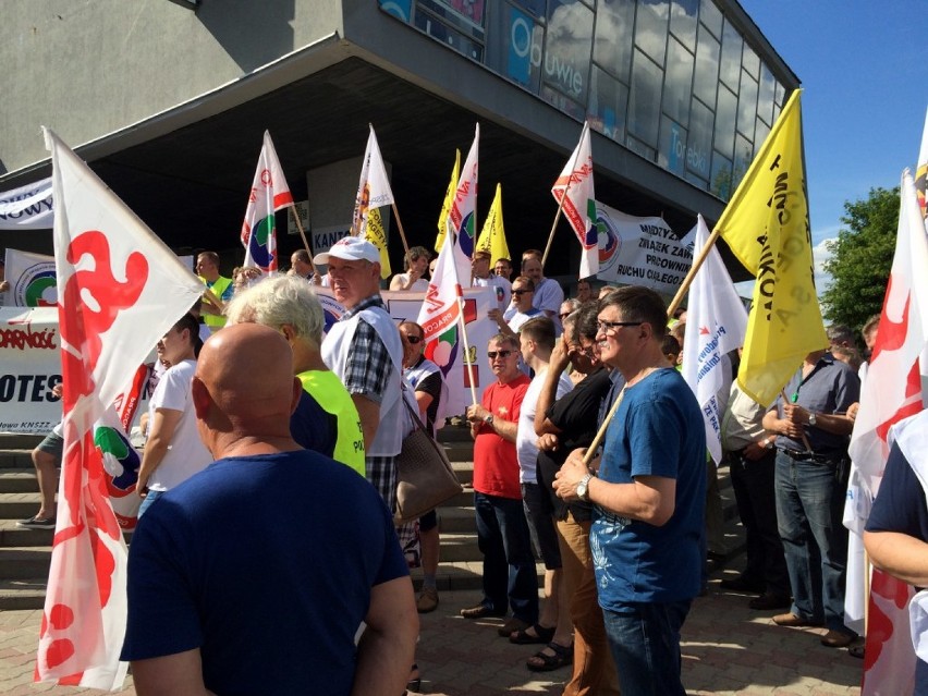 Protest pracowników ZE PAK w Koninie