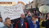 Bydgoszczanie protestowali przed ratuszem przeciwko podwyżce czynszów [zdjęcia, wideo]