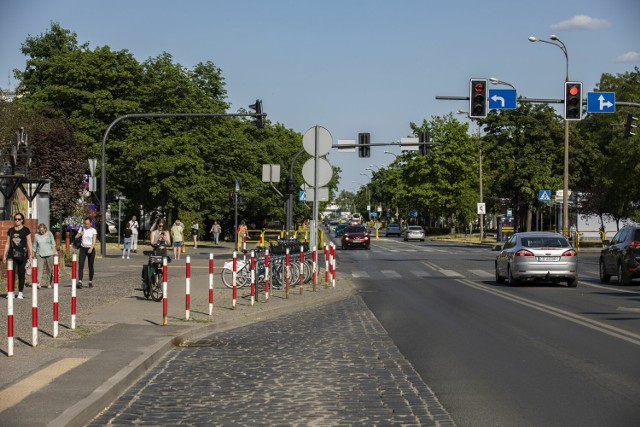 Na Skłodowskiej-Curie na infrastrukturę rowerową poczekają dużo dłużej niż zakładano.