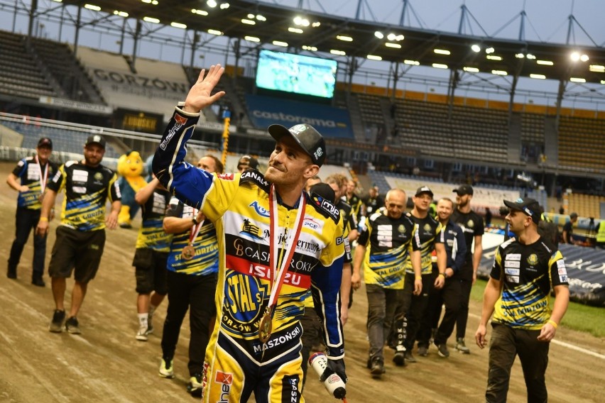 MARTIN VACULIK 12 (3, 3, 2, 3, 1)...