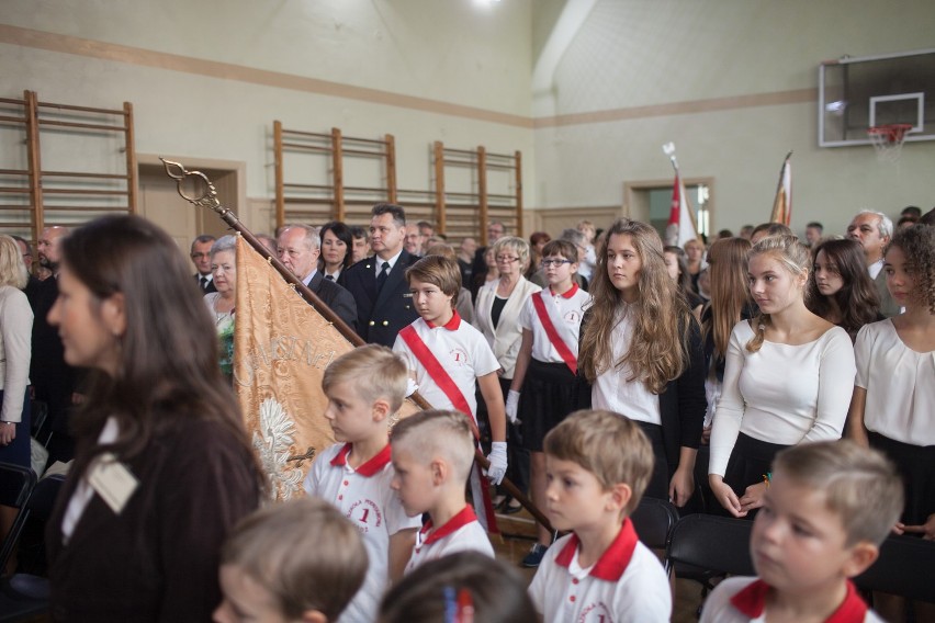 Początek roku szkolnego w Łodzi. Hanna Zdanowska odwiedziła gimnazjum nr 1 [ZDJĘCIA]