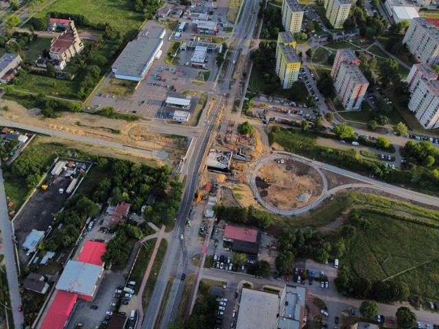 Od 1 czerwca linia tramwajowa nr 15 wróciła do kursowania po starej trasie. Zobacz kolejne zdjęcia. Przesuwaj zdjęcia w prawo - naciśnij strzałkę lub przycisk NASTĘPNE