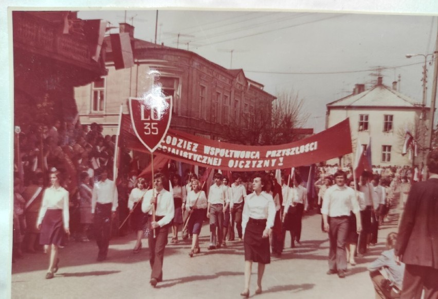 Szkoła w Rypinie dawniej. Matura, otrzęsiny, wycieczki. Zobacz historyczne zdjęcia z LO, Ekonomika i ZS nr 3