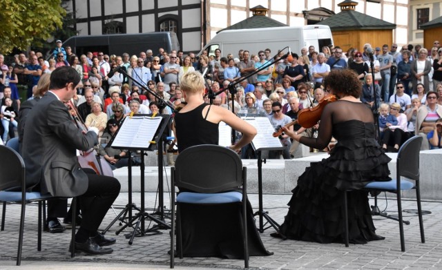 W niedzielę, 16 września 2018 r.  kilkuset słuchaczy oklaskiwało muzyków Lubuskiego Kwartetu Filharmonii Zielonogórskiej.