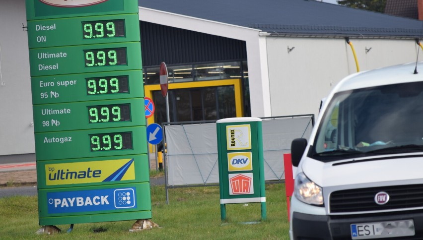 Jakie ceny paliw na stacjach benzynowych w Sieradzu? 6 zł za litr już faktem. Gdzie? ZDJĘCIA