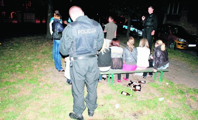 Co roku kaliscy policjanci mają do czynienia z nieletnimi sięgającymi po środki odurzające lub alkohol, który pity jest w miejscach publicznych