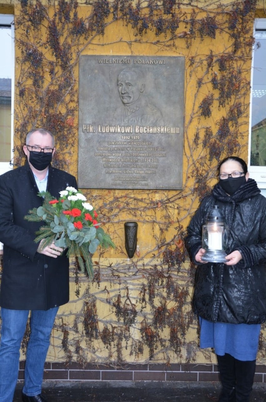 Święto Powiatu Pleszewskiego z uroczystą mszą i złożeniem kwiatów w miejscach pamięci