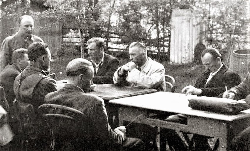 21 maja 1945 r. Spotkanie w Rudzie Różanieckiej. Marian...