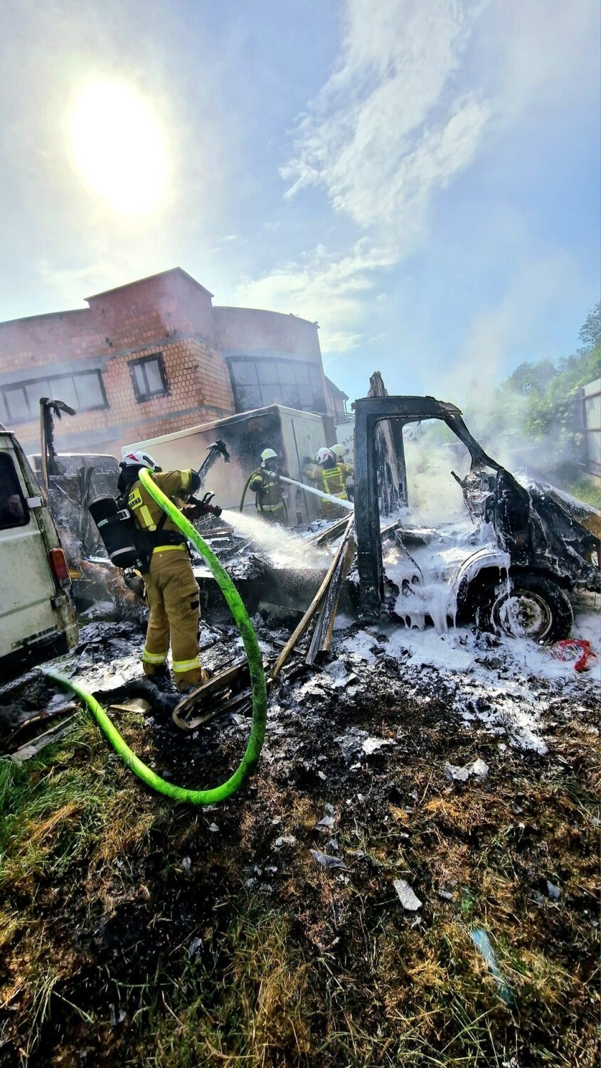 Interweniowali strażacy ochotnicy z OSP Lubochnia oraz...