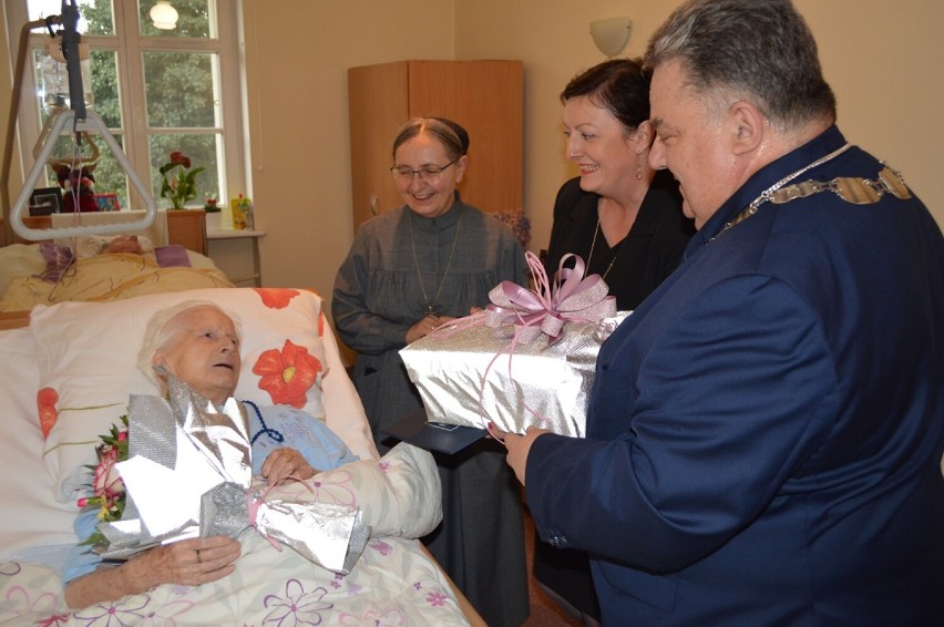 Siostra Genowefa Zaworska najstarszą mieszkanką gminy Pniewy! Obchodziła 105. urodziny