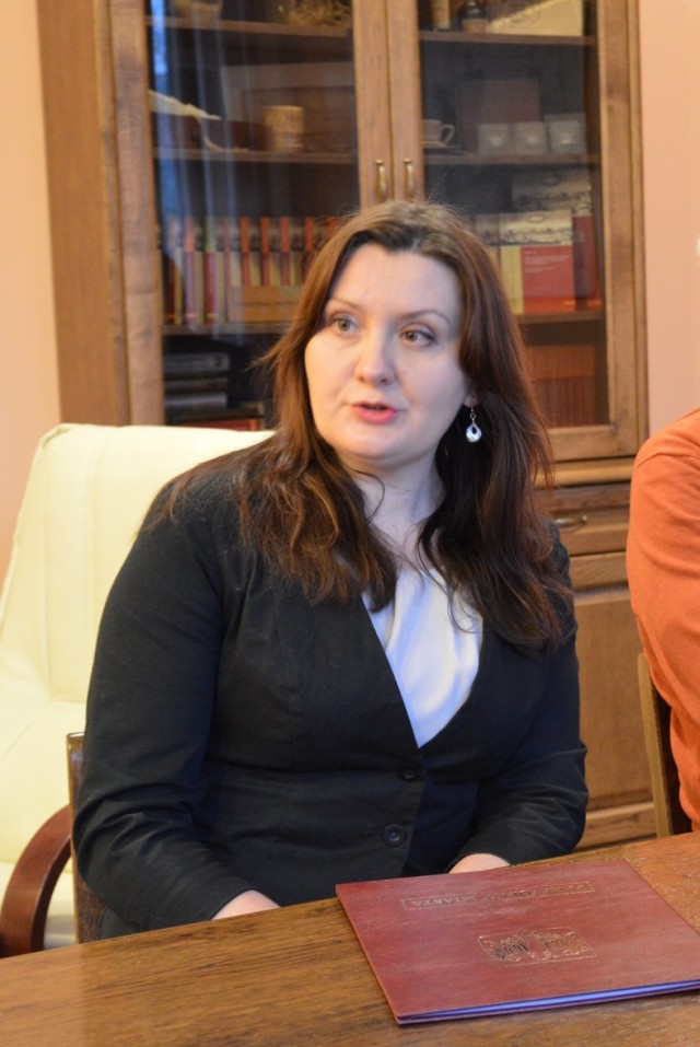 Dr Marta Walak wcześniej pracowała m.in. jako wykładowca na UJK w Piotrkowie