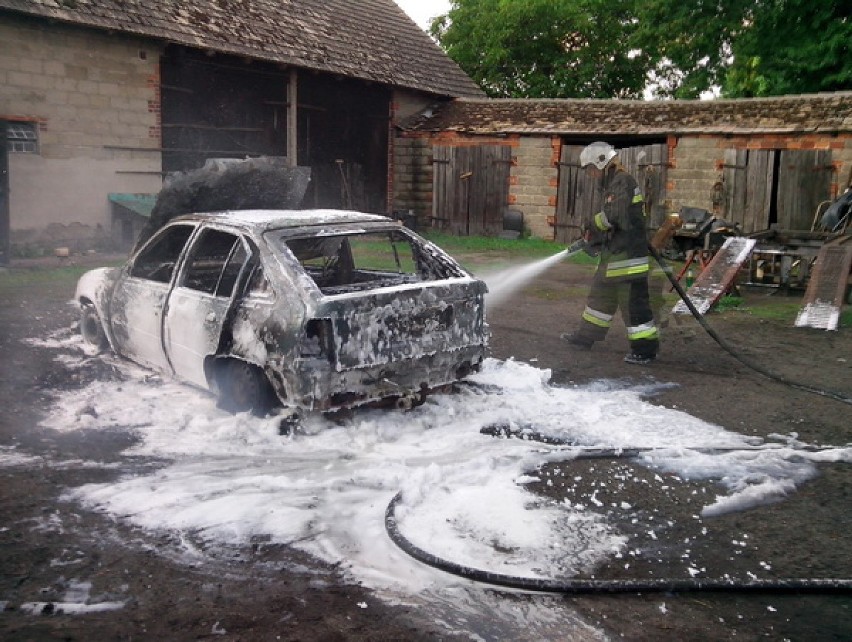 Straż pożarna: paliły się dwa auta