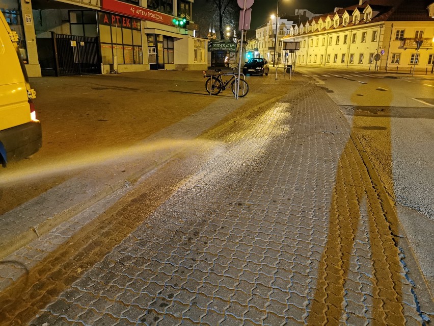 Kilkunastokilometrowa plama oleju do centrum Włocławka. W akcji 6 zastępów straży pożarnej i służba sprzątająca [zdjęcia]