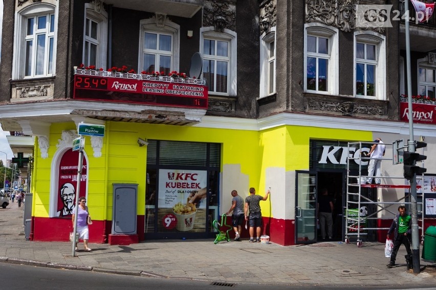 Plac Kościuszki. Żółty kolor znika z restauracji KFC [ZDJĘCIA]