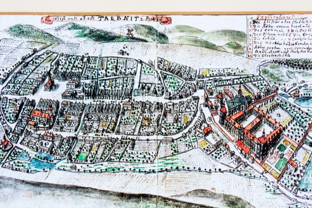 Rysunek F.B. Wernera z połowy XVIII wieku przedstawia plan miasta, na którym w lewym dolnym rogu widać ogrodzoną Kaplicę św. Małgorzaty.