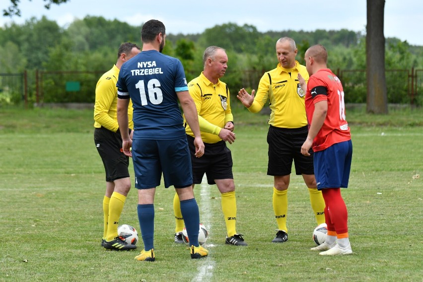 Rozgrywki żarskiej B klasy. Dzień Konia Sitarinho! Nysa Trzebiel pokonała drugi zespół Delty Sieniawa Żarska