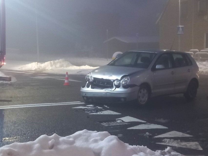 Wypadek na Piaskowej Górze na zjeździe z obwodnicy...