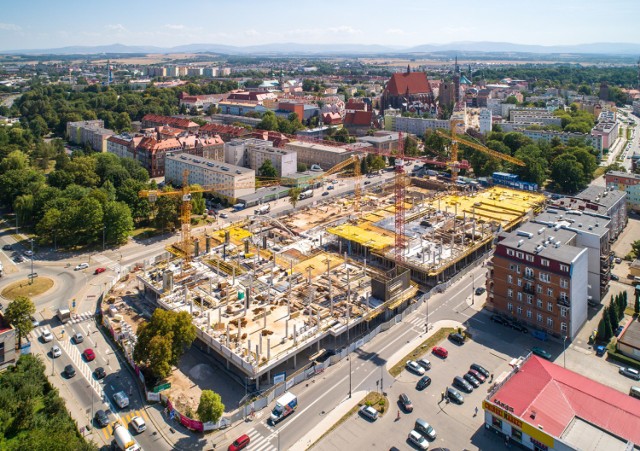 Otwarcie obiektu o powierzchni 27 tys. mkw. zaplanowano na drugą połowę 2020 roku.