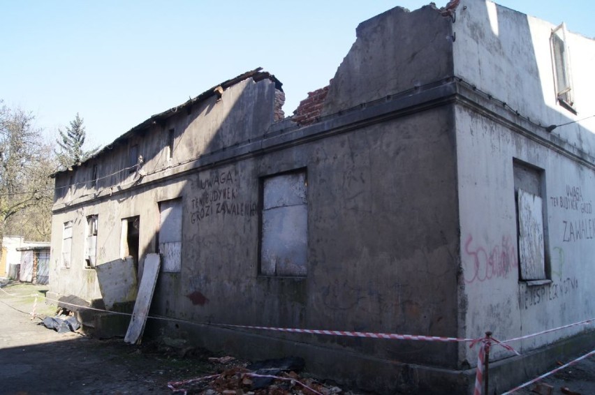 Zawalił się budynek w Kutnie. Nie żyje 41-letni mężczyzna 
