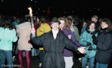 Sylwester w Stargardzie w latach 90. XX wieku. Tak mieszkańcy wspólnie witali Nowy Rok na placu Wolności