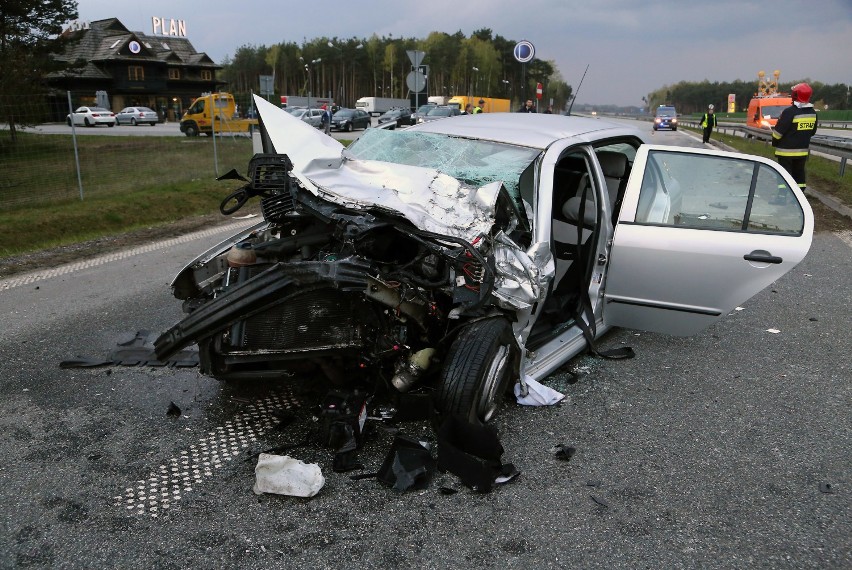 Wypadek w Studziankach. Czołowe zderzenie, 6 osób w szpitalu