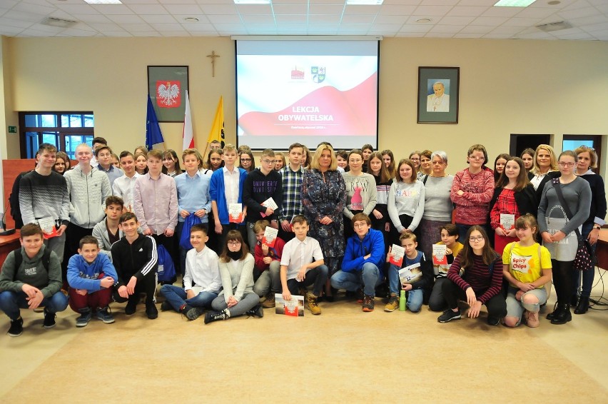 Świdnica: 180 uczniów wzięło udział w Lekcjach Obywatelskich (ZDJĘCIA)