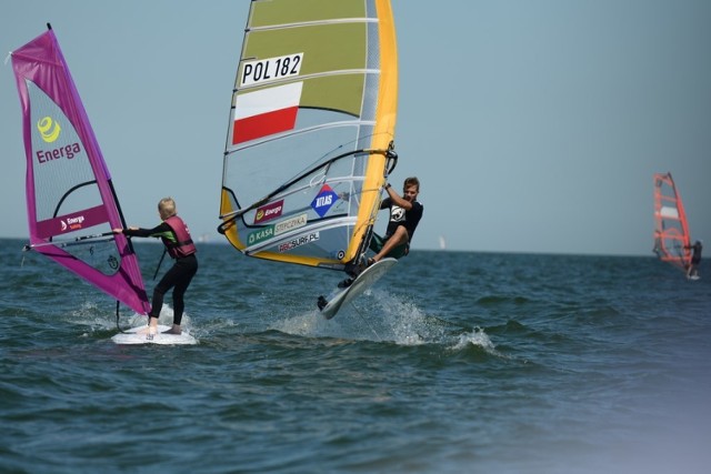 Mali adepci windsurfingu w Sopocie mogą pobierać nauki u najlepszych obecnie reprezentantów Polski