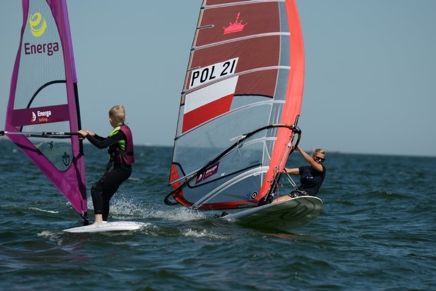 Mali adepci windsurfingu w Sopocie mogą pobierać nauki u...