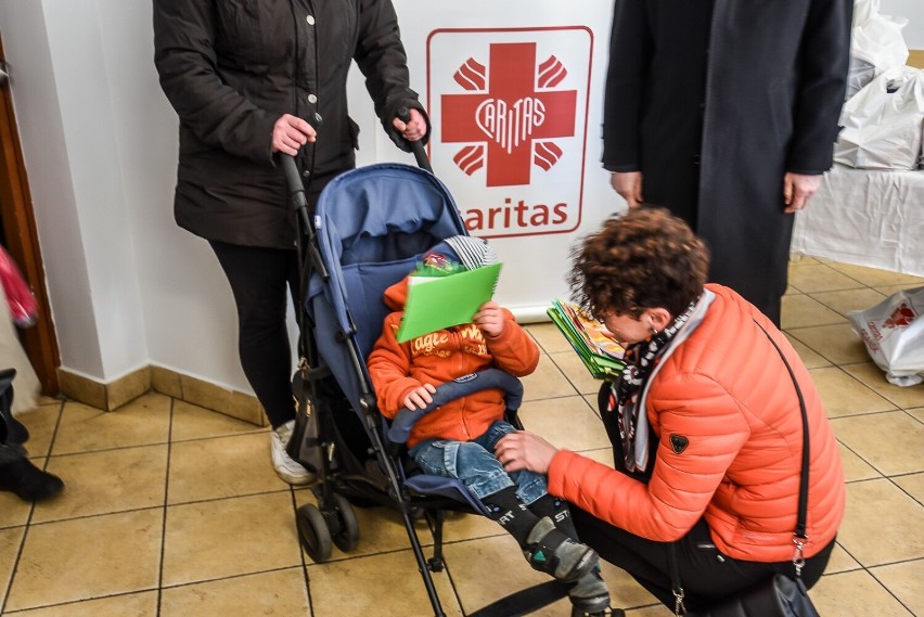 Sopot. Caritas wspólnie z MOPS zorganizował śniadanie Wielkanocne dla potrzebujących | ZDJĘCIA