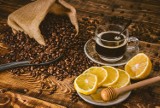 Kawa z cytryną – czy naprawdę wspomaga odchudzanie? Zobacz, jak zrobić espresso romano i poznaj jego właściwości zdrowotne