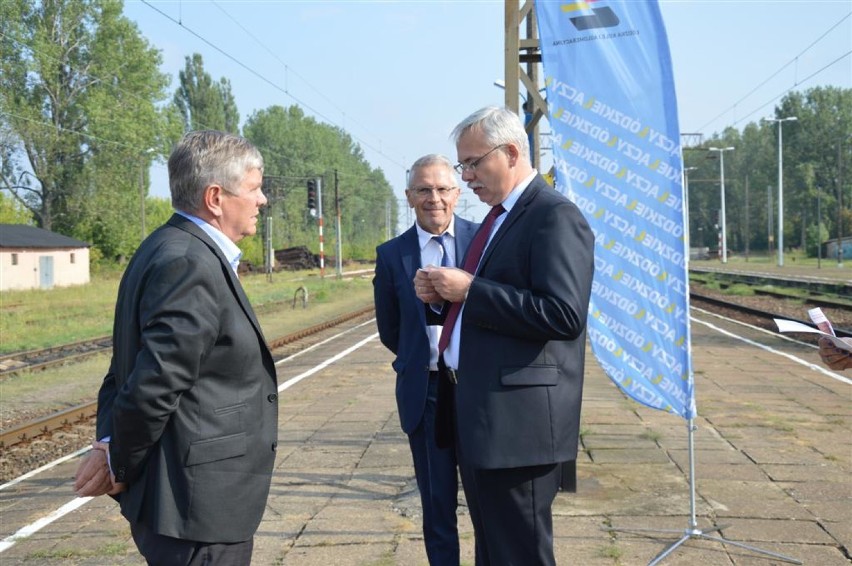 Łódzka Kolej Aglomeracyjna uruchomiła pociągi między Zduńską Wolą i Karsznicami