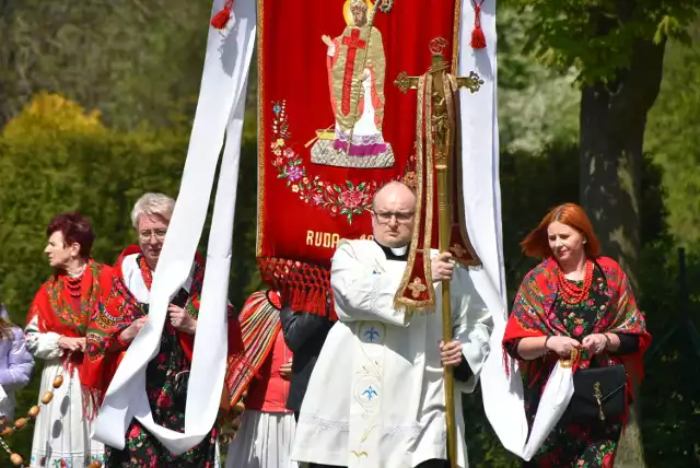 Odpust w prastarej parafii św. Wojciecha w Sieradzu-Męce