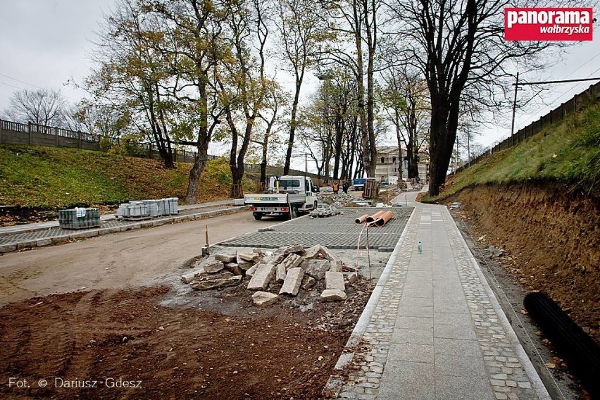 Wałbrzych: Zmiany na placu budowy wokół dworca Szczawienko  