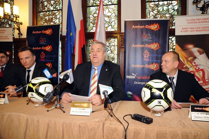 VI Ogólnopolski Halowy Turniej Piłki Nożnej Amber Cup w Słupsku