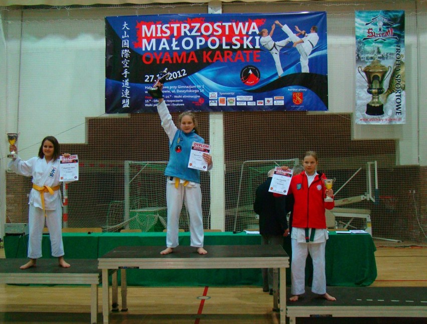 Mistrzostwa Małopolski Oyama Karate: Weronika Furman z Sieniczna zdobyła złoto [ZDJĘCIA]